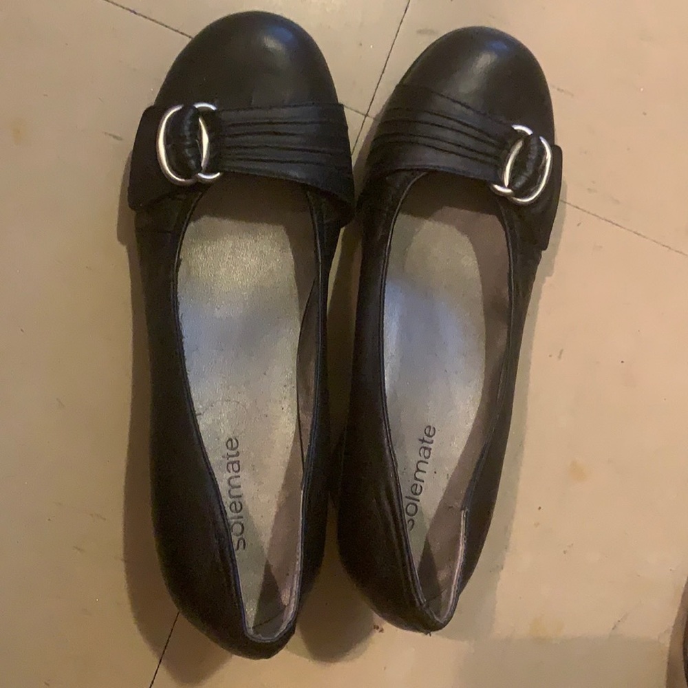 Heeled black loafers super comfy by solemate